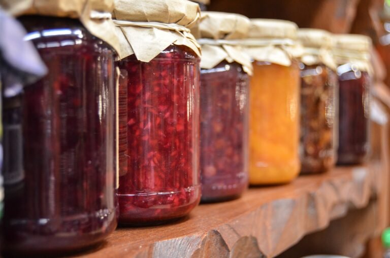 27 WAYS TO REDUCE FOOD WASTE & BUILD SUSTAINABLE HABITS - GO GREEN GO SMART