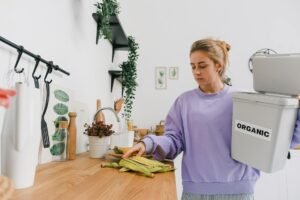 27 WAYS TO REDUCE FOOD WASTE & BUILD SUSTAINABLE HABITS - GO GREEN GO SMART